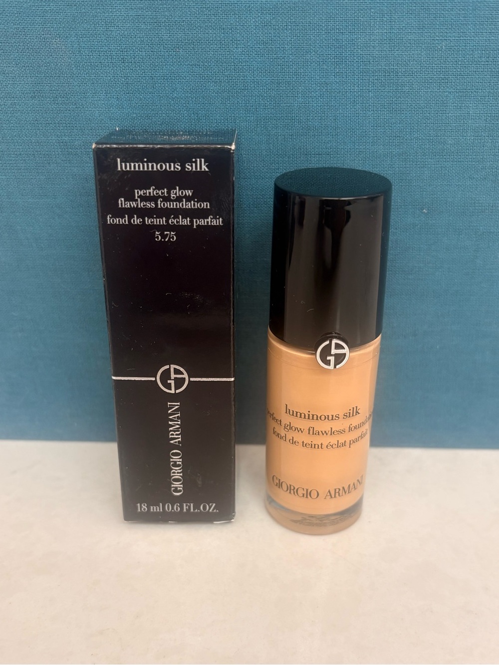 Giorgio Armani Luminous Silk Perfect Glow Foundation - Warm Beige 5.75 -MSRP $48